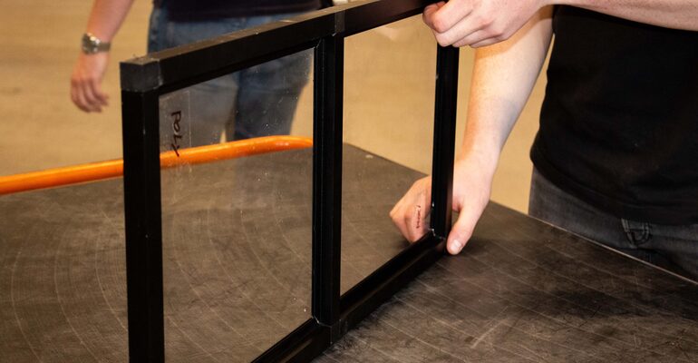 Vos-Kunststoffen-hal-181-kleiner